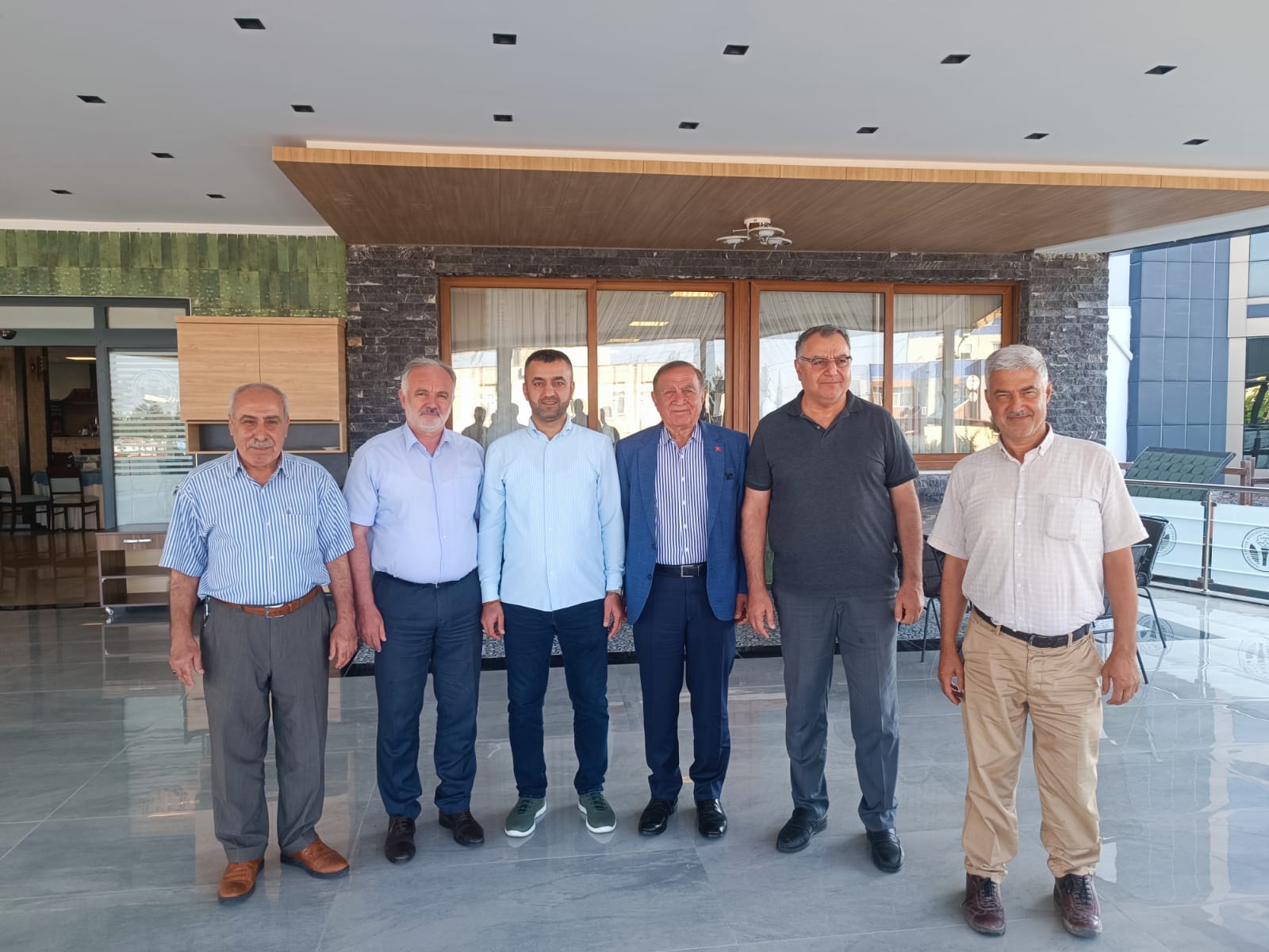 Ayhan Bilgen, Önceki Dönem Seyhan Belediye Başkanı Akif Kemal Akay'ın Misafiri Oldu.